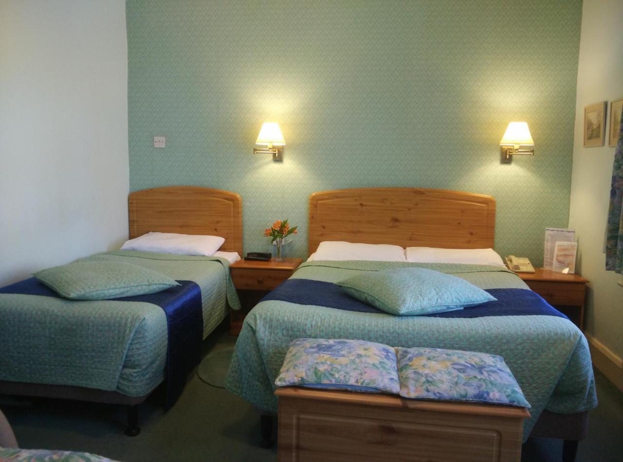 Hotel River 2*